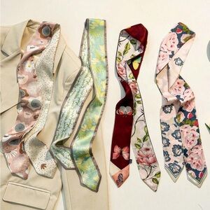 ✨NEW Set of 4 Floral Patterned Silk Scarves✨